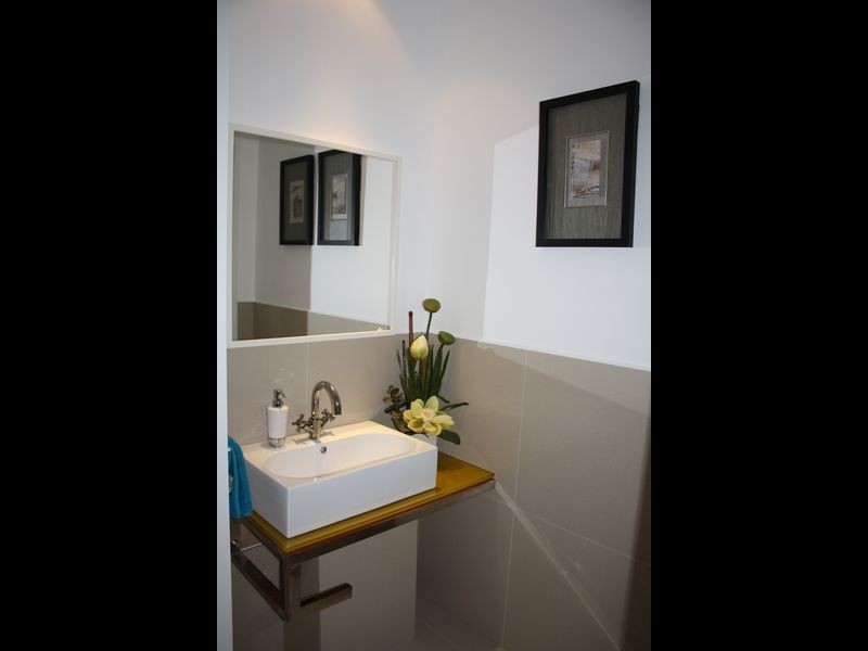 8 Macmillan Avenue, Mawson Lakes SA 5095