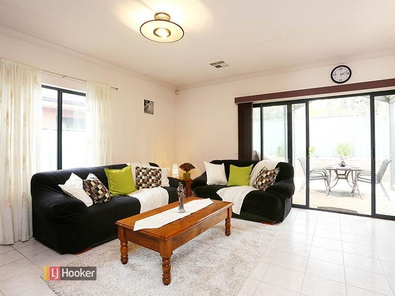 14 Maple Cct, Mawson Lakes SA 5095