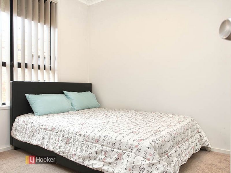 93 Lord Howe Cres, Mawson Lakes SA 5095