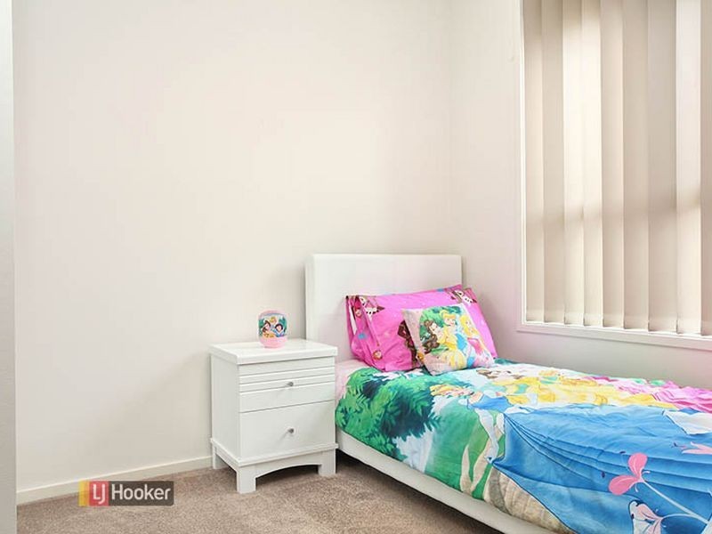 93 Lord Howe Cres, Mawson Lakes SA 5095