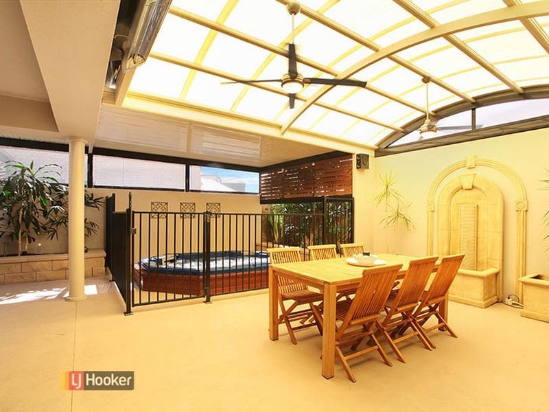 21 Lakefield Cres, Mawson Lakes SA 5095