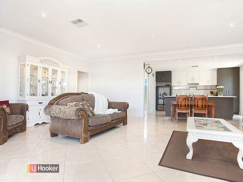 35 Newland Way, Mawson Lakes SA 5095
