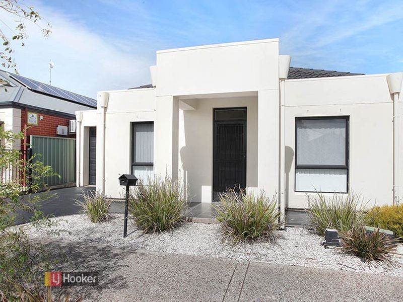 15 Adeline Street, Mawson Lakes SA 5095