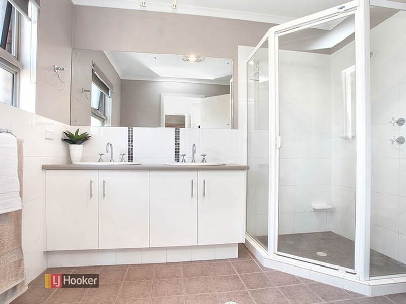 10 Pike Avenue, Mawson Lakes SA 5095