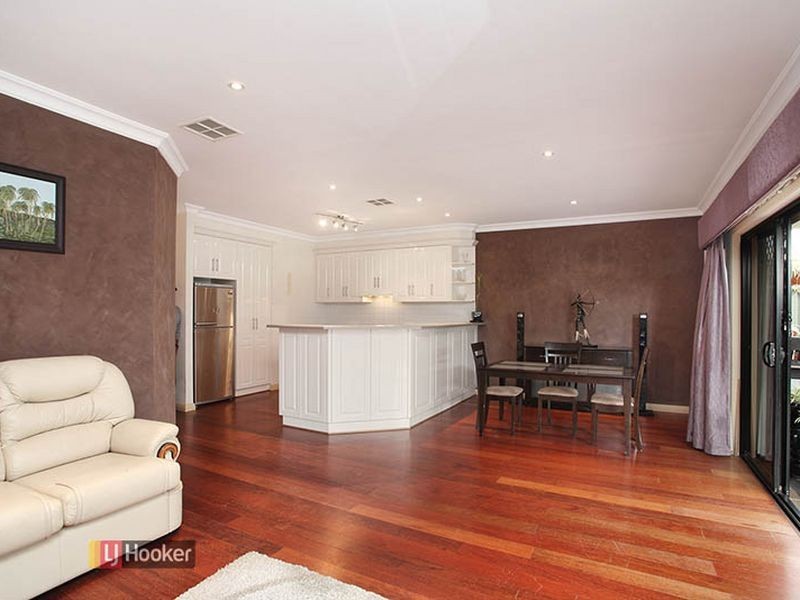 4 Macquarie Street, Mawson Lakes SA 5095