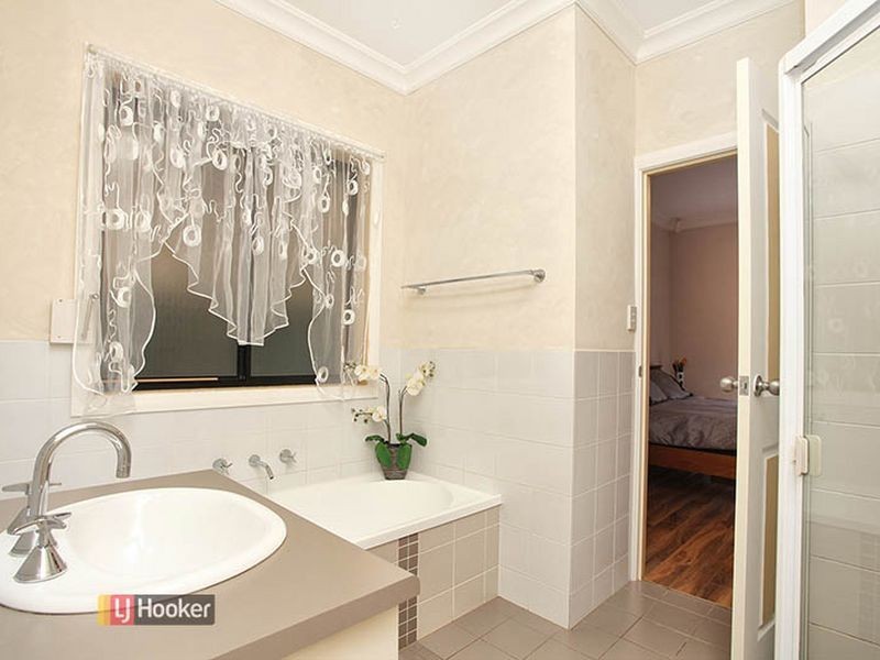 4 Macquarie Street, Mawson Lakes SA 5095