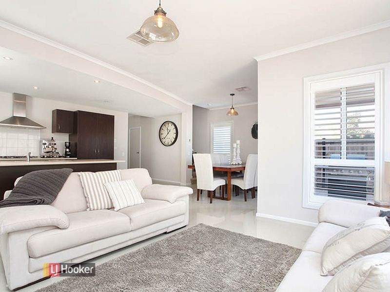 7 Caswell Cct, Mawson Lakes SA 5095