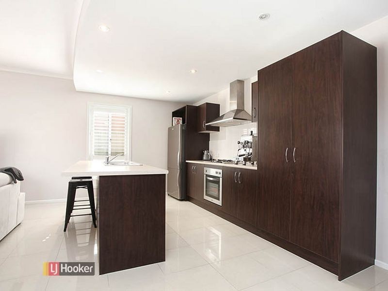 7 Caswell Cct, Mawson Lakes SA 5095