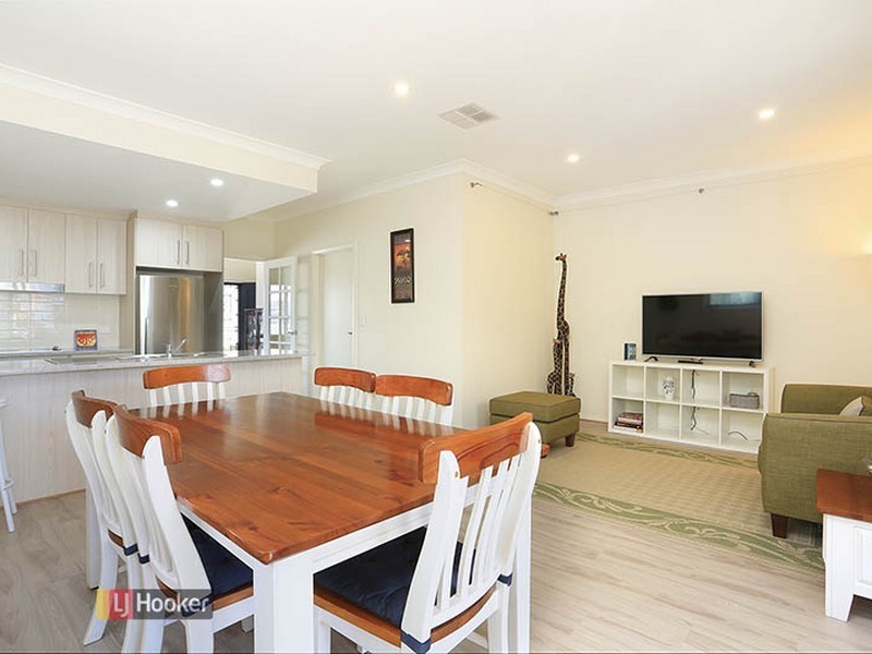 18 St Elias Street, Mawson Lakes SA 5095