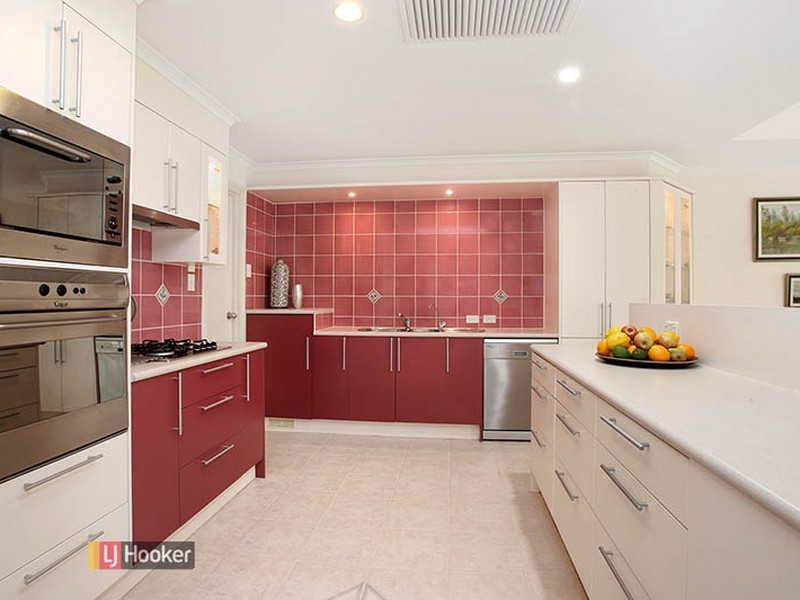 48 Lomond Cct, Mawson Lakes SA 5095