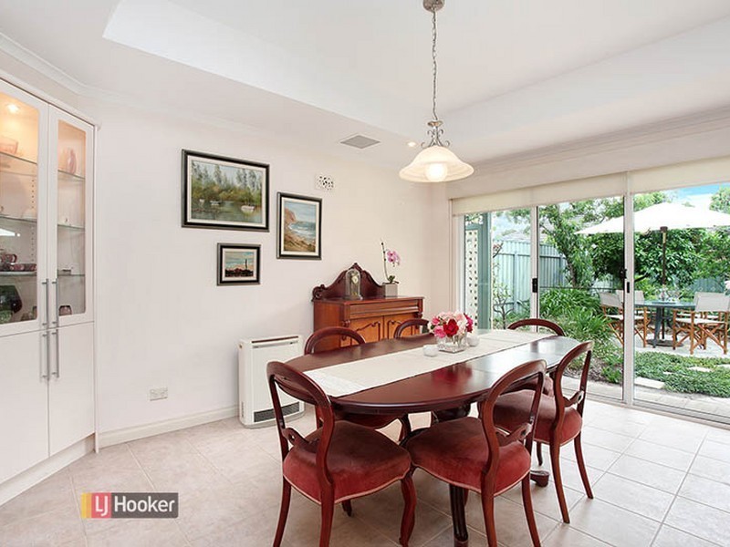 48 Lomond Cct, Mawson Lakes SA 5095