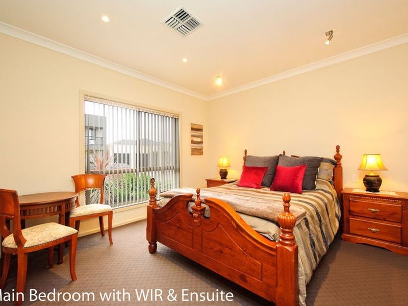 18 Franklin Ave, Mawson Lakes SA 5095