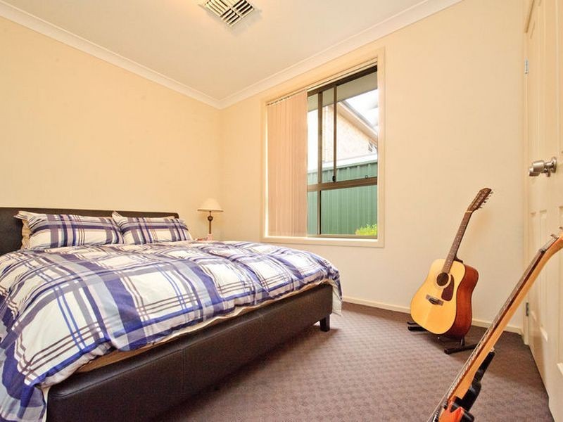 18 Franklin Ave, Mawson Lakes SA 5095