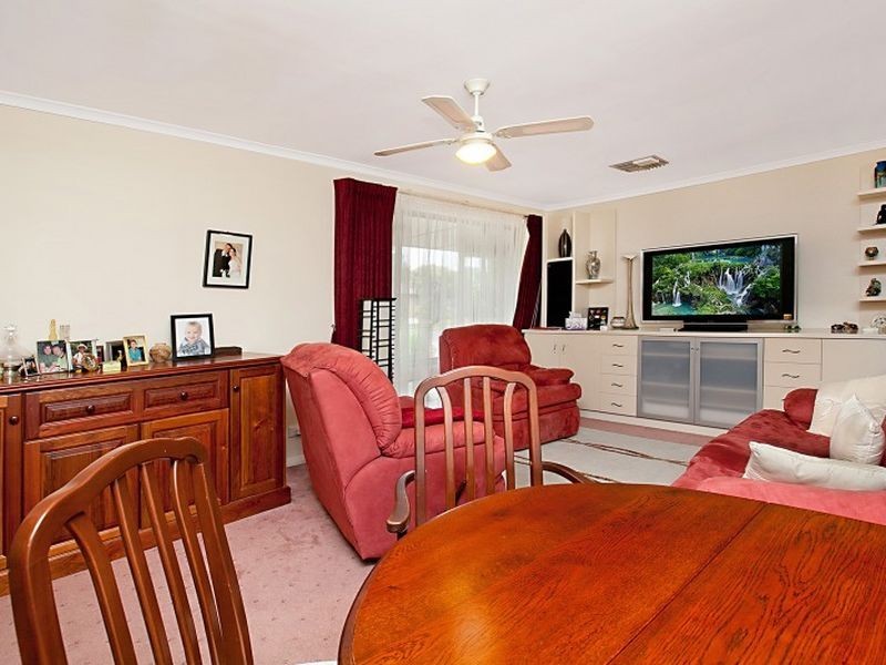 94 Heysen Ave, Hope Valley SA 5090