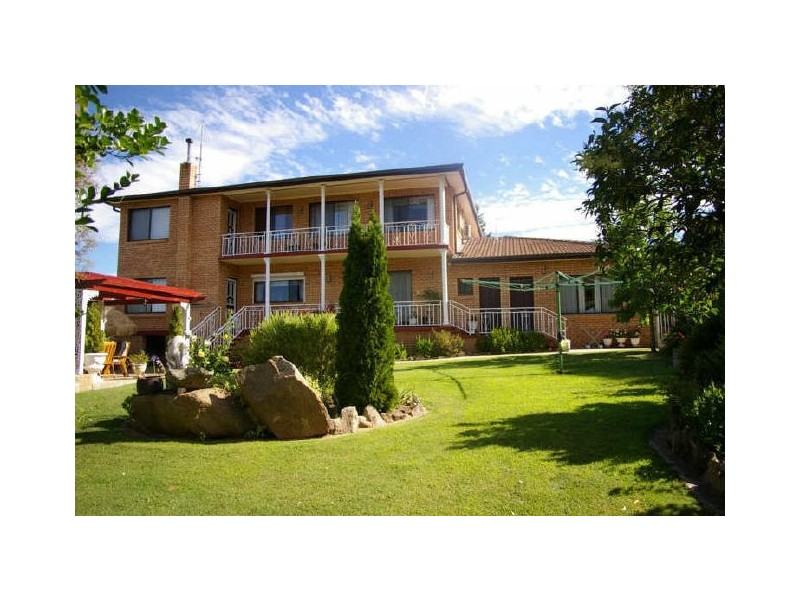 33 Tulong Ave, Cooma NSW 2630