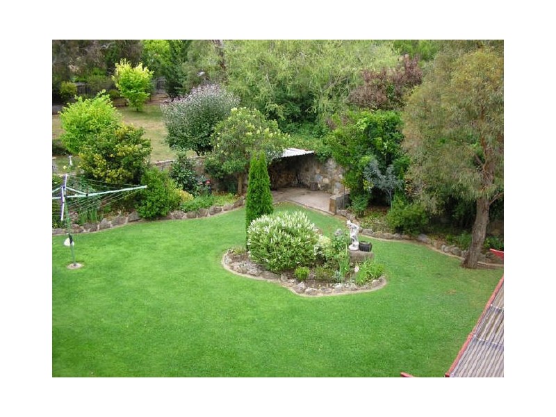 33 Tulong Ave, Cooma NSW 2630