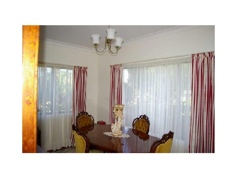 33 Tulong Ave, Cooma NSW 2630