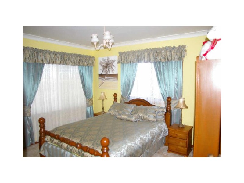 33 Tulong Ave, Cooma NSW 2630