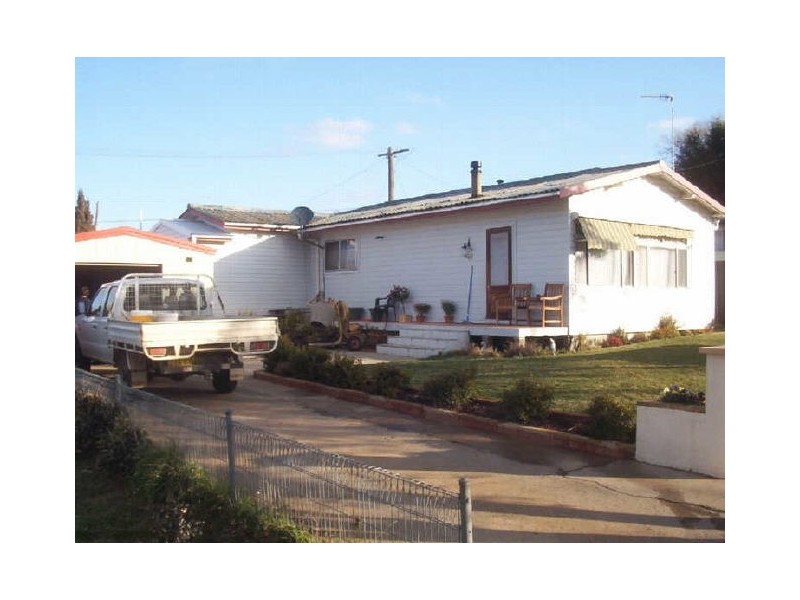 17 Waggun Street, Cooma NSW 2630