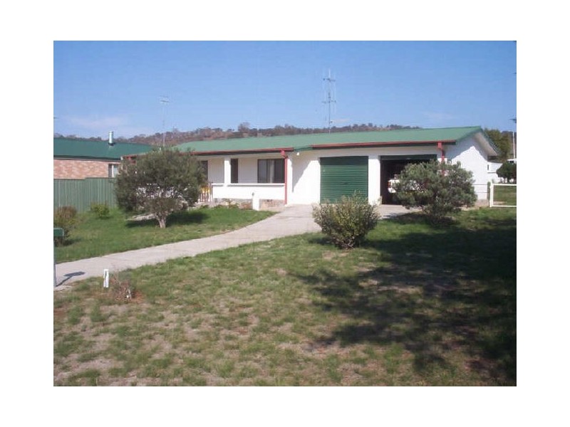 10 Roberson Street, Berridale NSW 2628