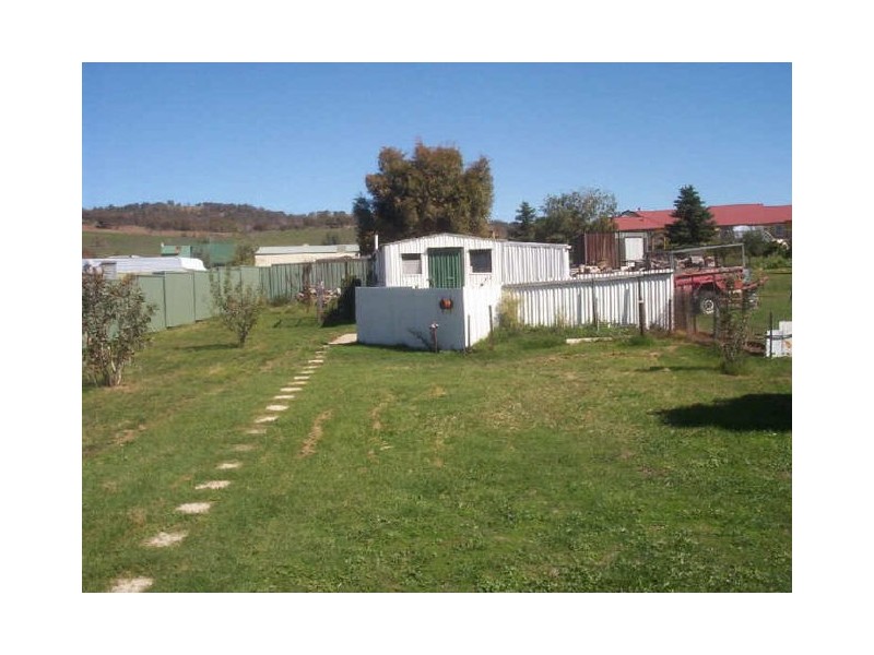 10 Roberson Street, Berridale NSW 2628