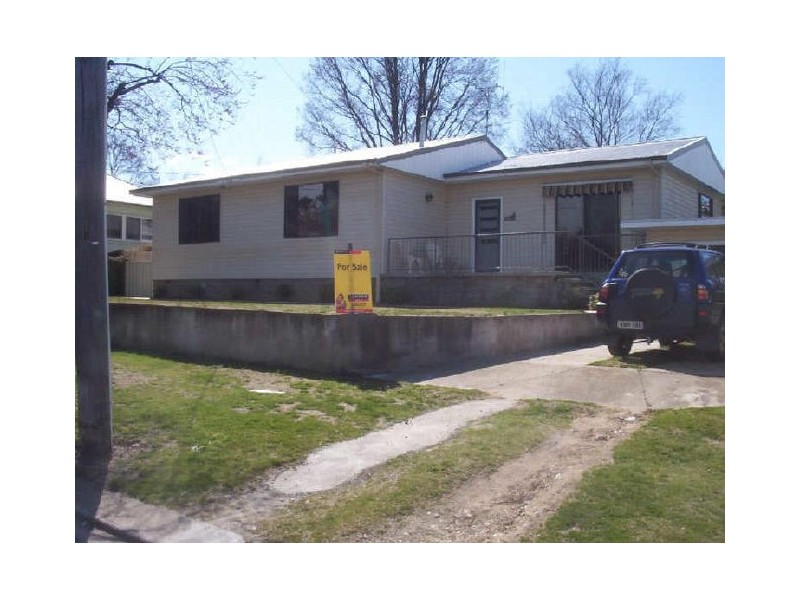 20 Baron Street, Cooma NSW 2630