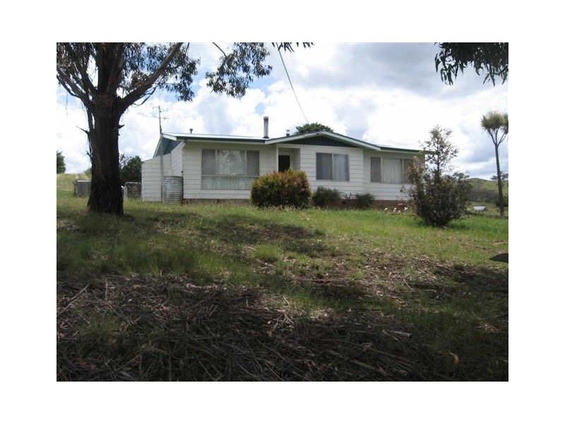 16 Clarke Street, Nimmitabel NSW 2631