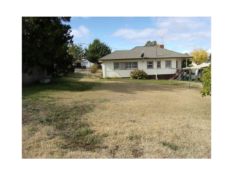 21 Bradley Street, Cooma NSW 2630