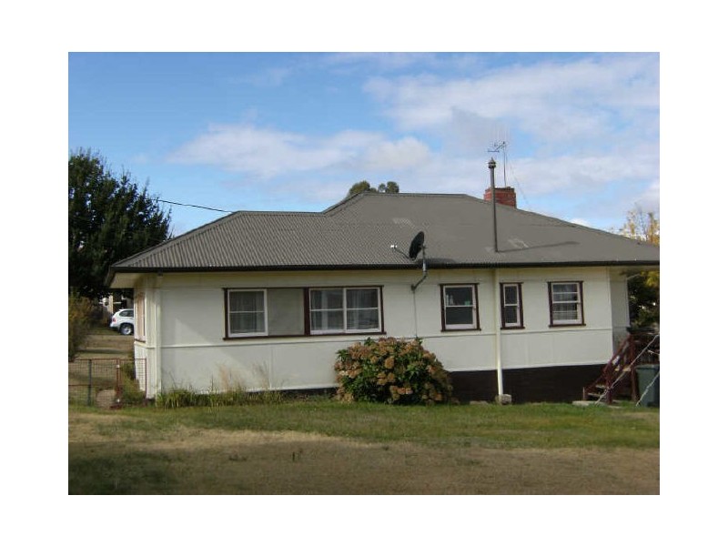 21 Bradley Street, Cooma NSW 2630