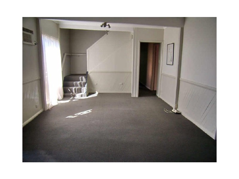 2 Mosely Ave, Cooma NSW 2630