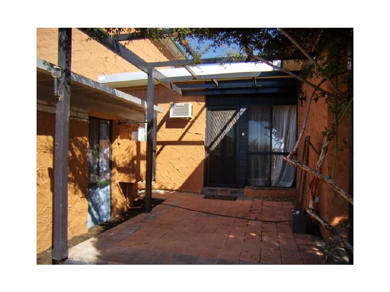 2 Mosely Ave, Cooma NSW 2630