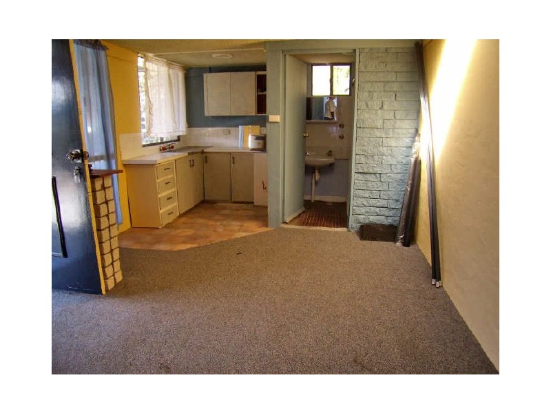 2 Mosely Ave, Cooma NSW 2630