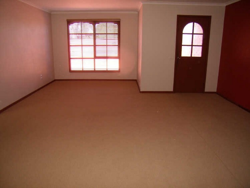 16 Karawatha Street, Cooma NSW 2630