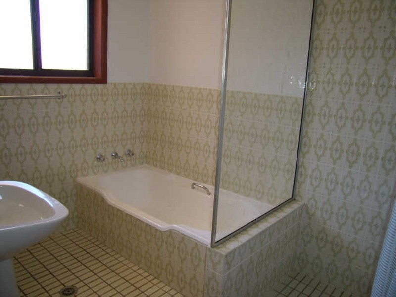 16 Karawatha Street, Cooma NSW 2630