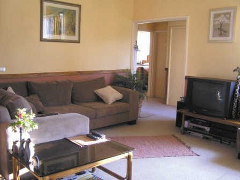 2 Mcdonald Avenue, Cooma NSW 2630