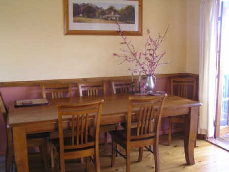 2 Mcdonald Avenue, Cooma NSW 2630