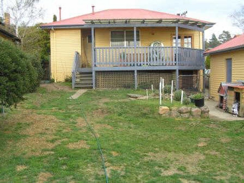 2 Mcdonald Avenue, Cooma NSW 2630