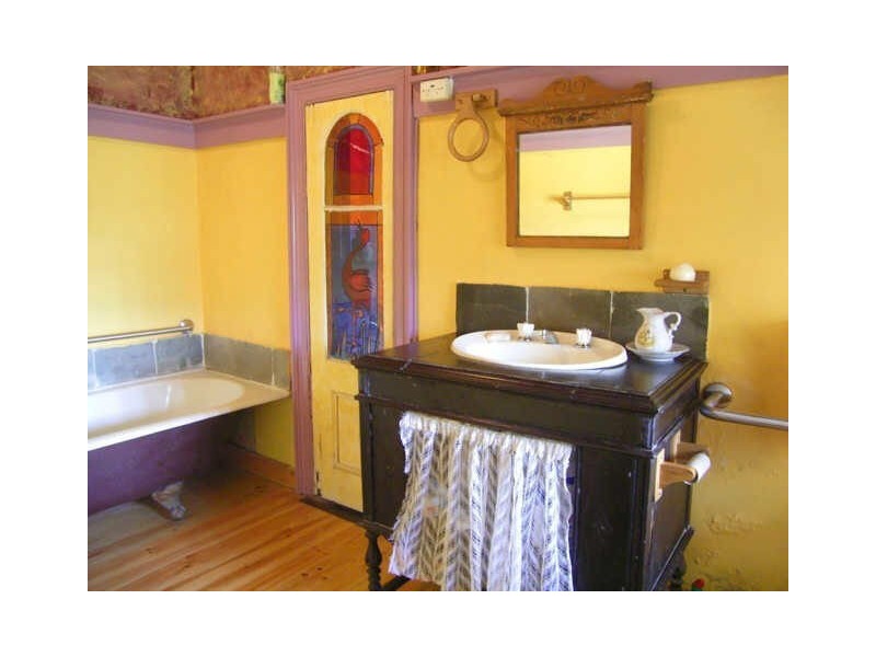 4 Chusan Street, Bombala NSW 2632