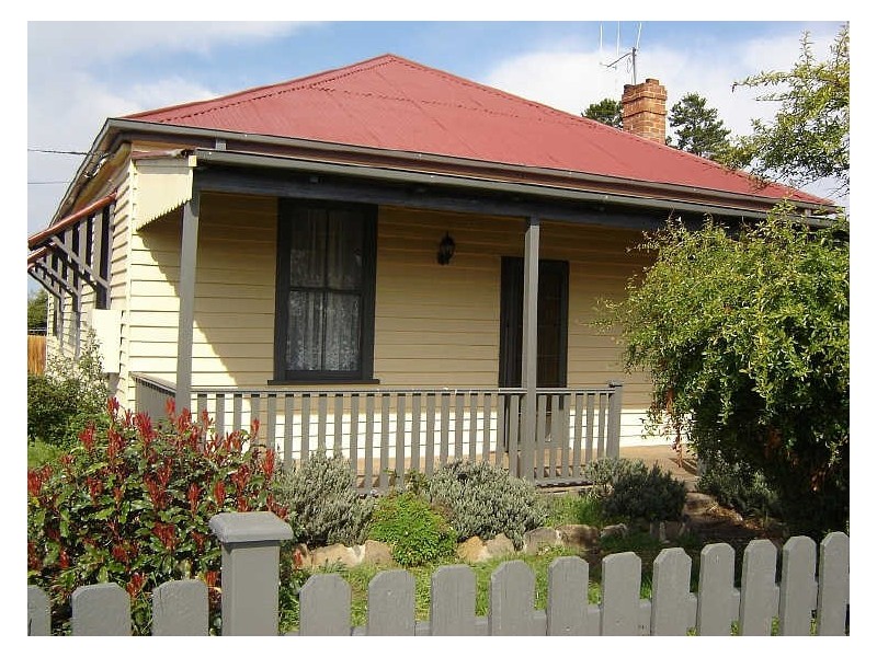 29 Clarke Street, Nimmitabel NSW 2631