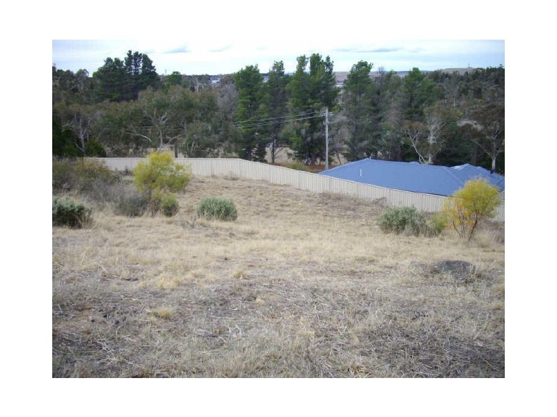 14 Stratos Place, Cooma NSW 2630