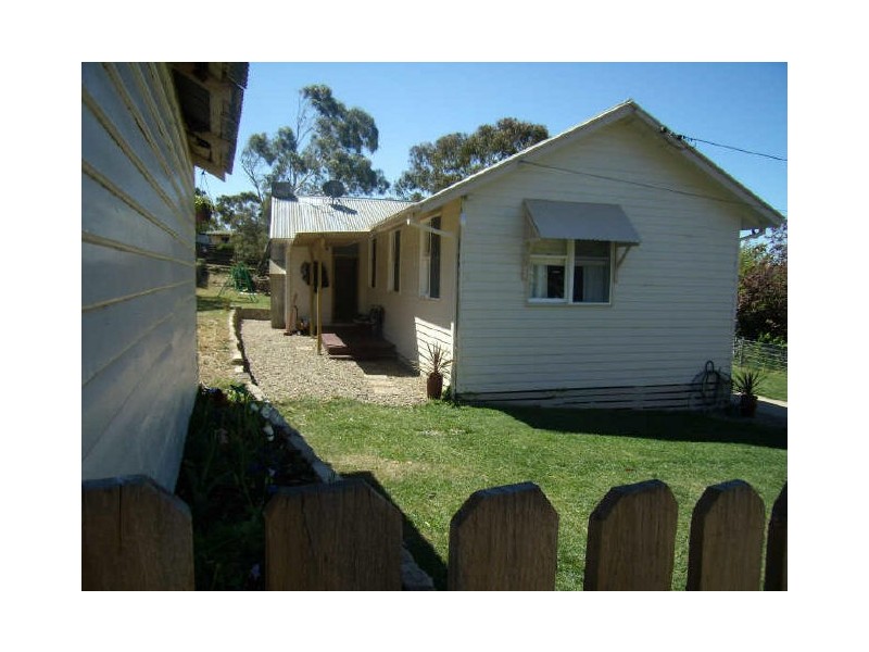 2 Giwang Street, Cooma NSW 2630