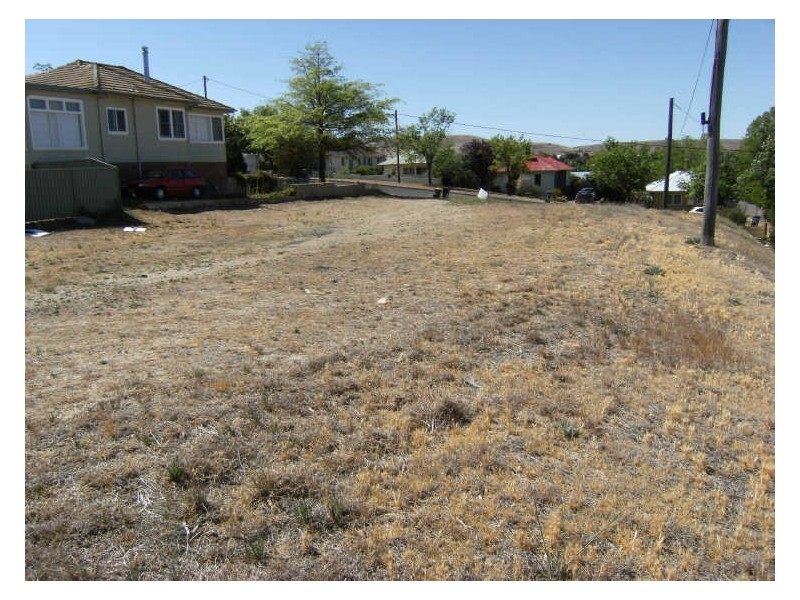 27 Harris Str, Cooma NSW 2630