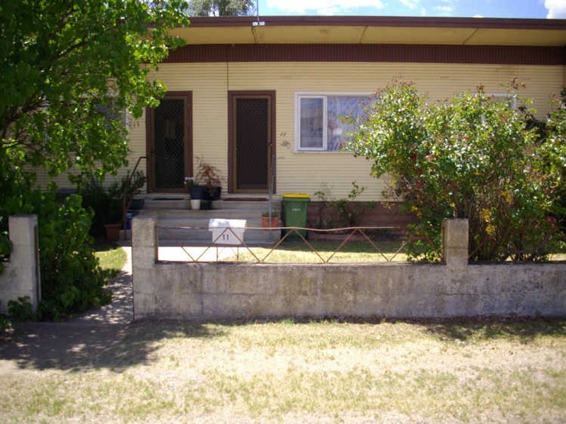 11 Amos Street, Cooma NSW 2630