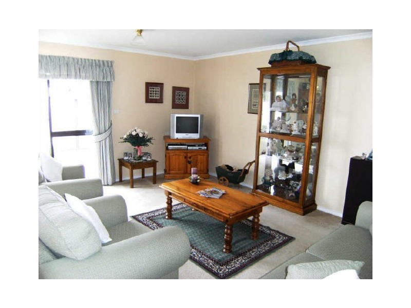 1/2 Monaro Avenue, Cooma NSW 2630