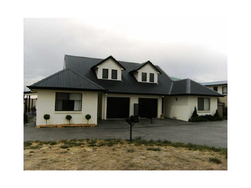 1/2 Monaro Avenue, Cooma NSW 2630