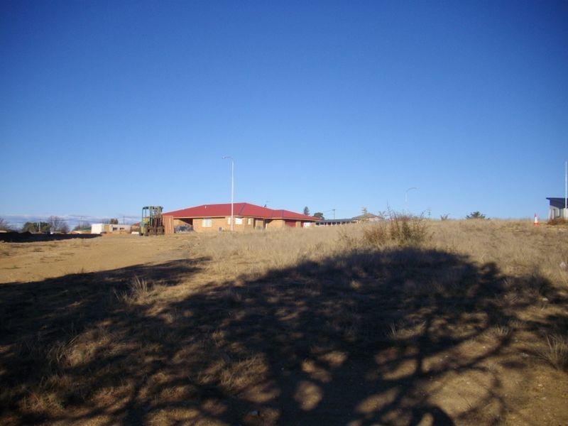 11 East Camp Drive, Cooma NSW 2630