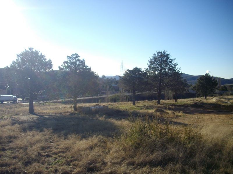 11 East Camp Drive, Cooma NSW 2630