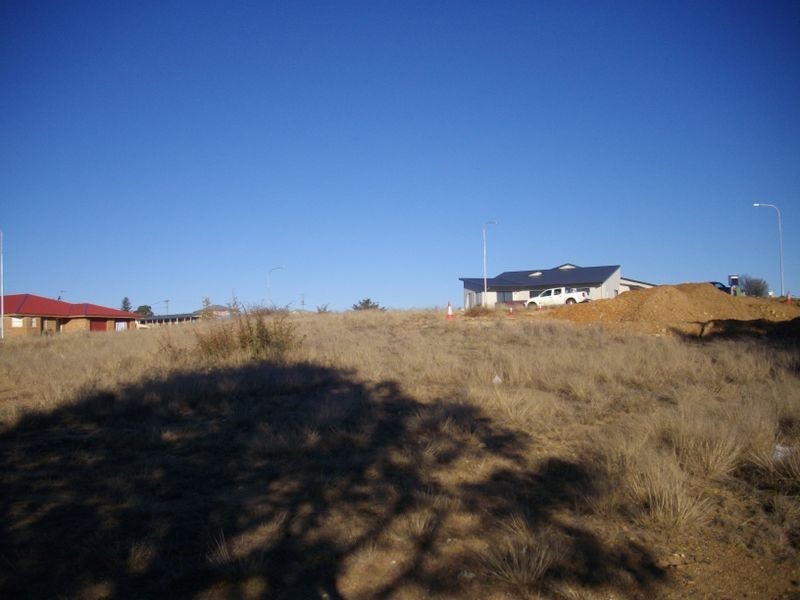 11 East Camp Drive, Cooma NSW 2630