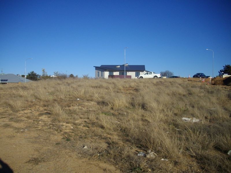 11 East Camp Drive, Cooma NSW 2630