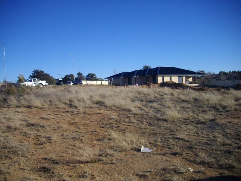 11 East Camp Drive, Cooma NSW 2630